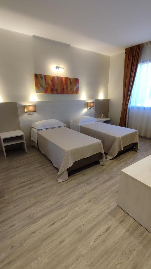 Confidence Hotel San Silvestro San Prospero Dış mekan fotoğraf