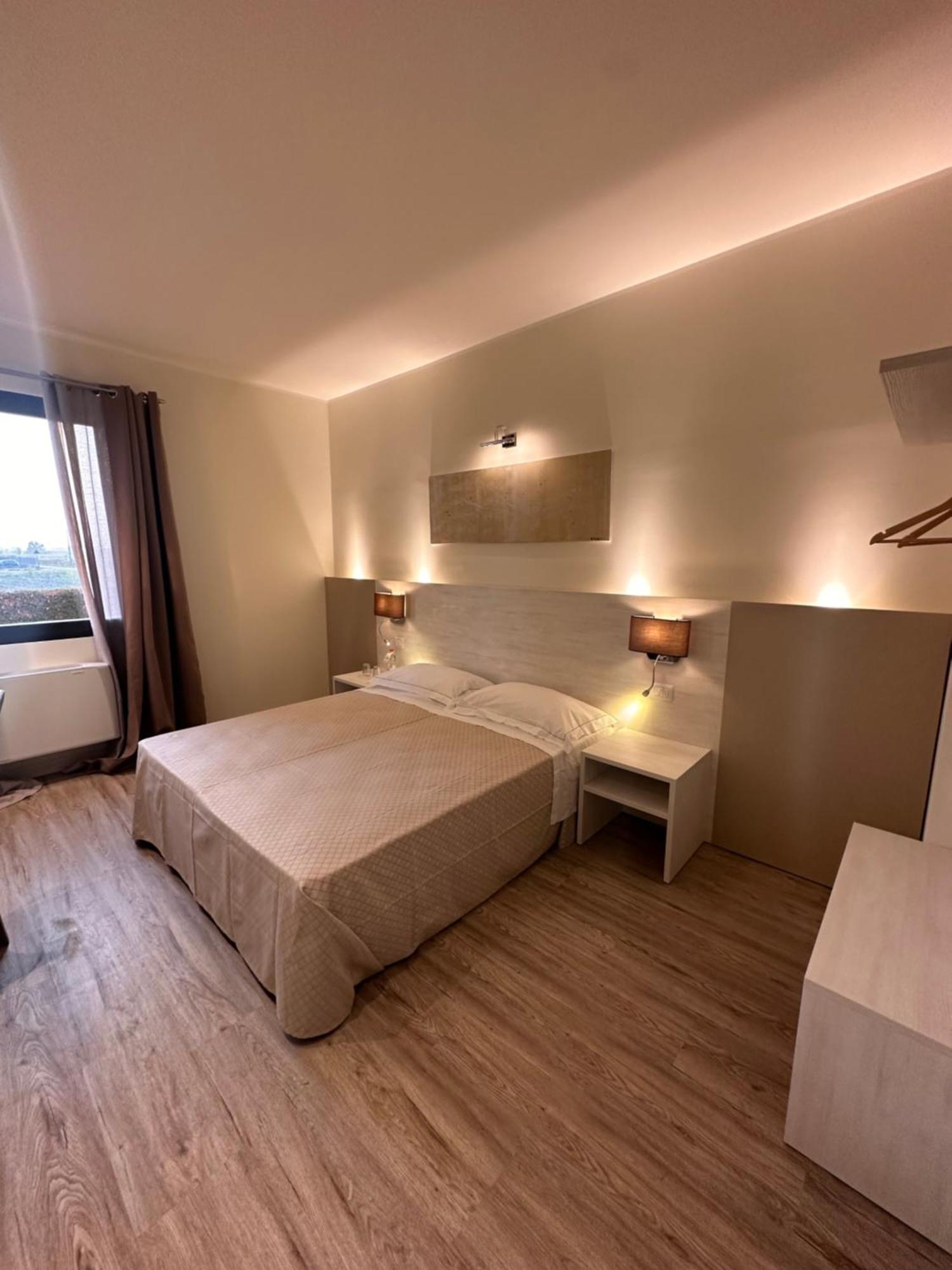 Confidence Hotel San Silvestro San Prospero Dış mekan fotoğraf