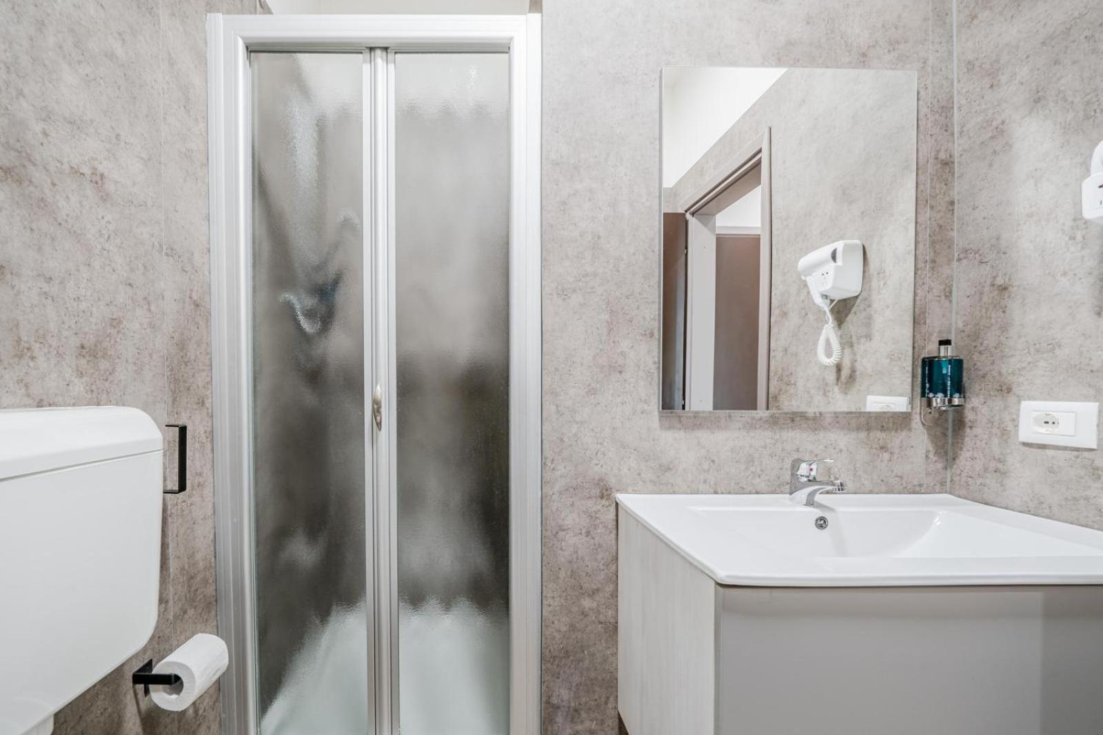 Confidence Hotel San Silvestro San Prospero Dış mekan fotoğraf