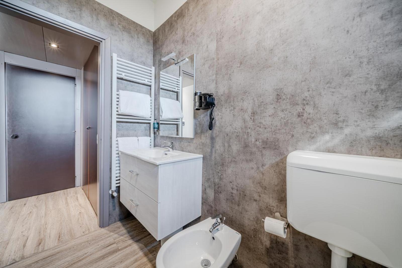 Confidence Hotel San Silvestro San Prospero Dış mekan fotoğraf