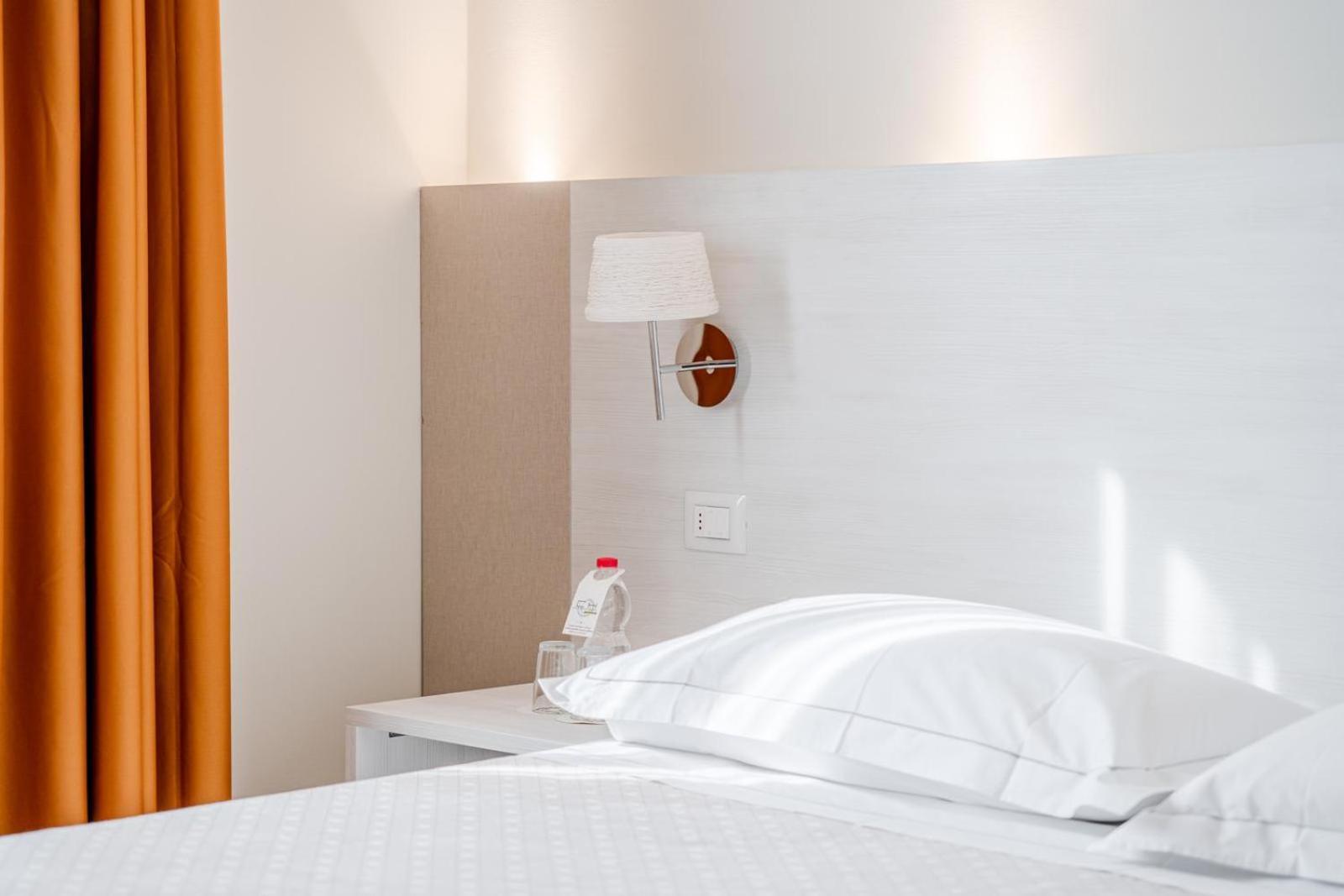 Confidence Hotel San Silvestro San Prospero Dış mekan fotoğraf